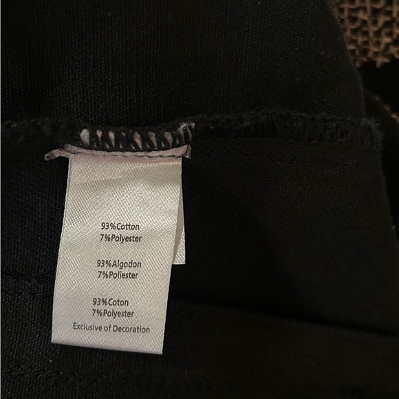 The Edit by Seventeen Love Me black jean jacket w/embroidered flowers Sz-M. W11 - Picture 11 of 14